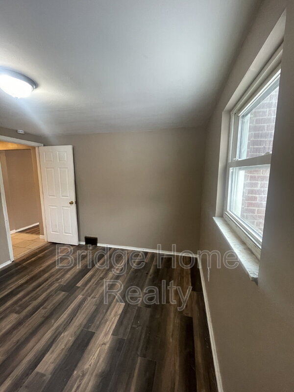 Building Photo - 149 Parkwood Rd
