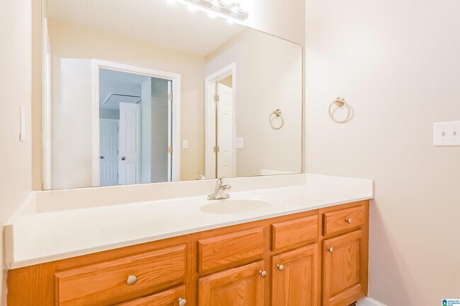 Building Photo - 101 Red Oak Dr