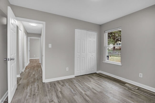 Building Photo - 7215 Johnnycake Rd