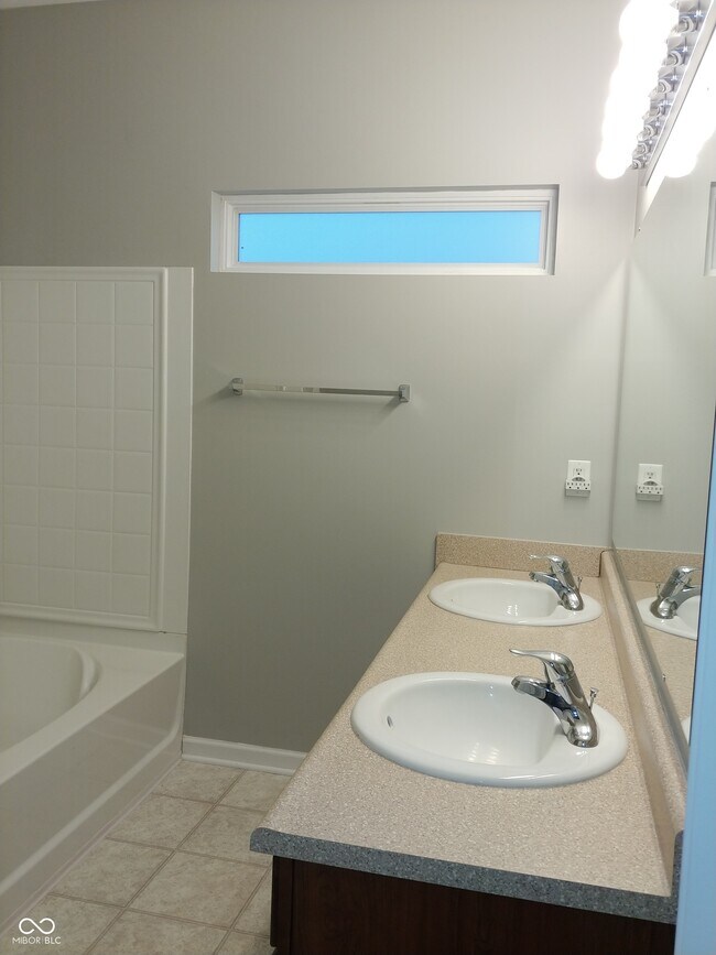 Building Photo - 17337 Retford Dr