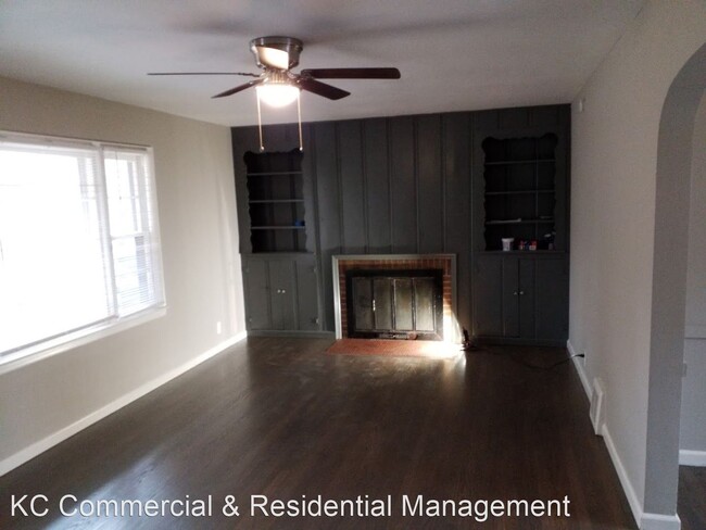 Building Photo - 2 br, 1.5 bath House - 11926 E 45th Terrac...