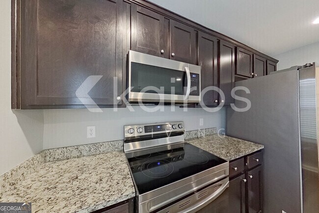 Building Photo - 105 Colonial Wy