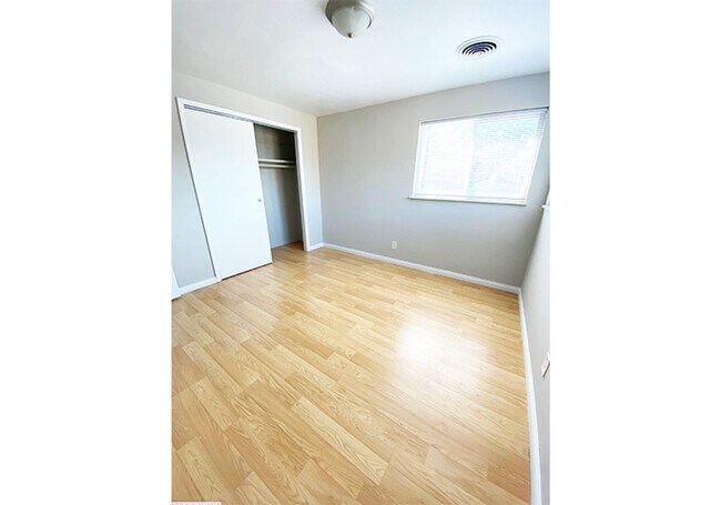 Building Photo - 551 Lowell Ave