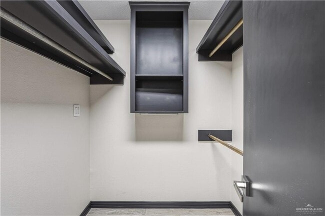 Building Photo - 21 Toronto Ave