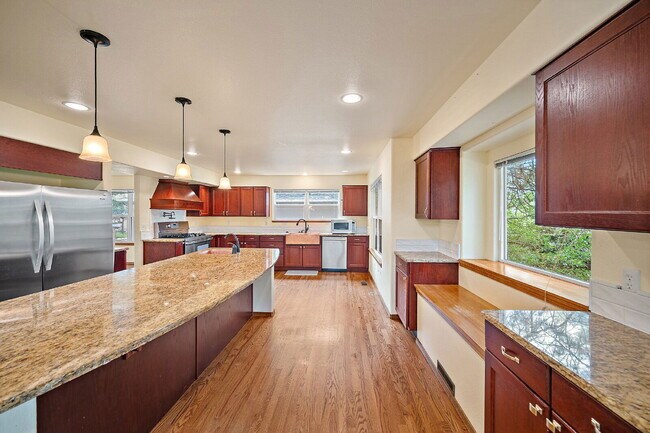 Building Photo - 8112 Old Exchange Dr