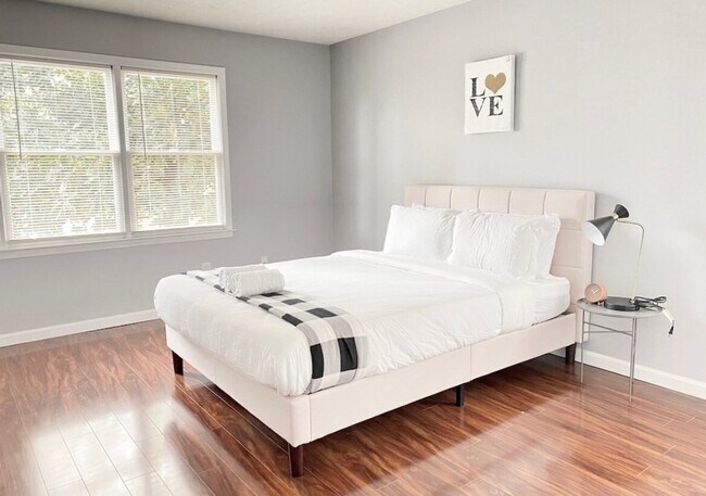 Building Photo - 175 Michael Dr