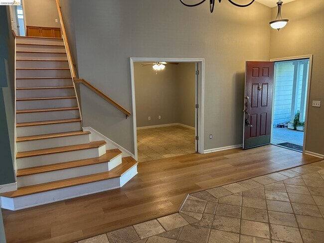 Building Photo - 501 Red Rome Ln