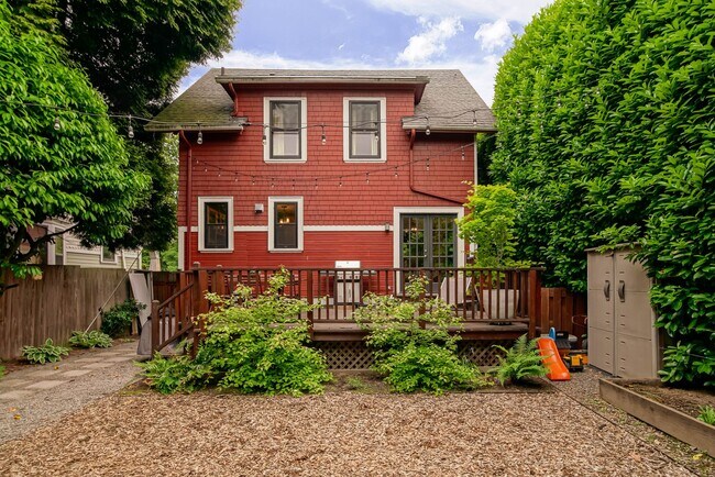 Building Photo - R0441