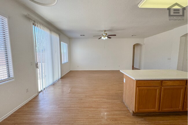 Building Photo - 4Bed/2Bath House in El Mirage! Ready for Immediate Move-In!