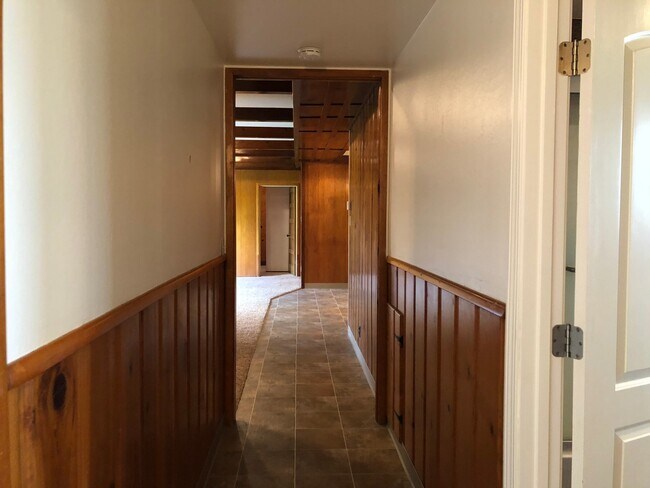 Building Photo - 1980 Sultana Dr