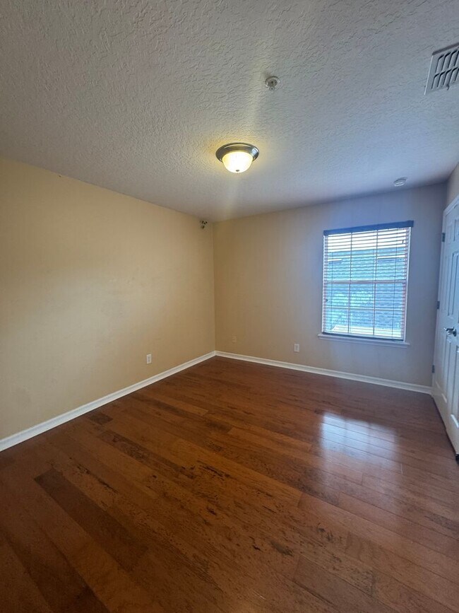 Building Photo - 5364 Penway Dr