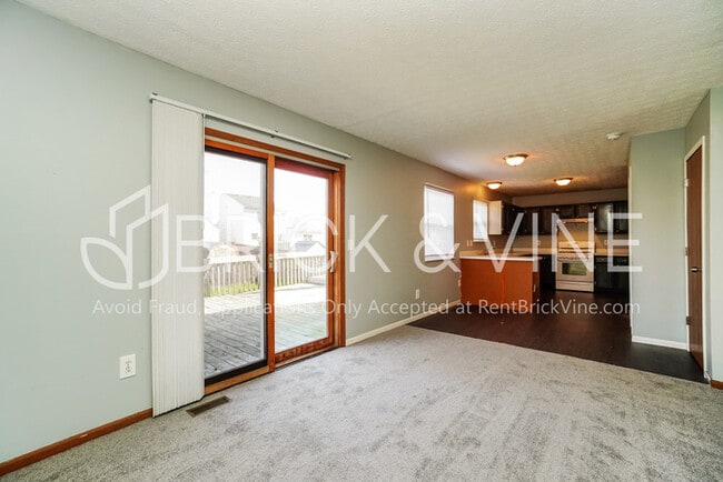 Building Photo - 950 Radbourne Dr