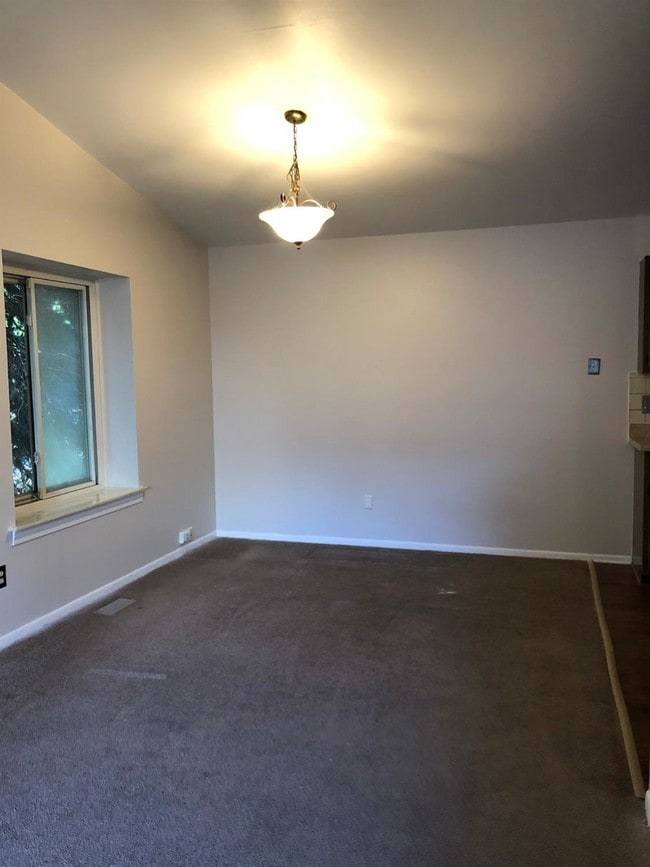 Building Photo - 480 Eastman St