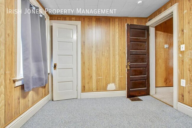 Building Photo - 58 Royal Ave