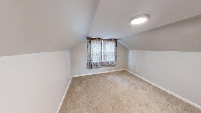 Building Photo - 97 Linton St