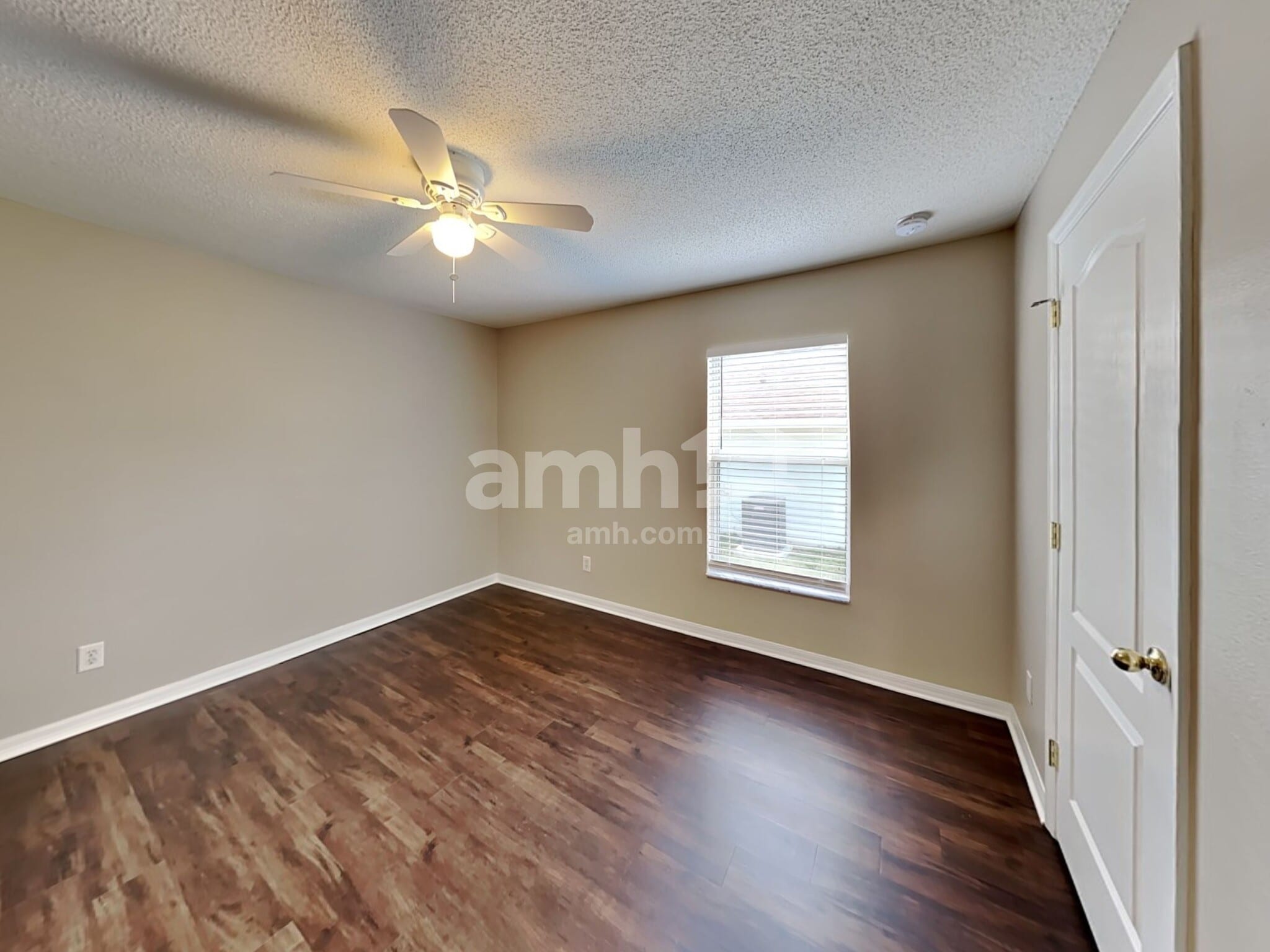 Building Photo - 1913 Southern Oak Loop