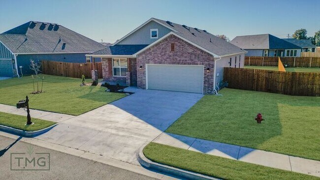 Building Photo - Owasso Luxury 4 Bed Smart Home – 20 Mins t...