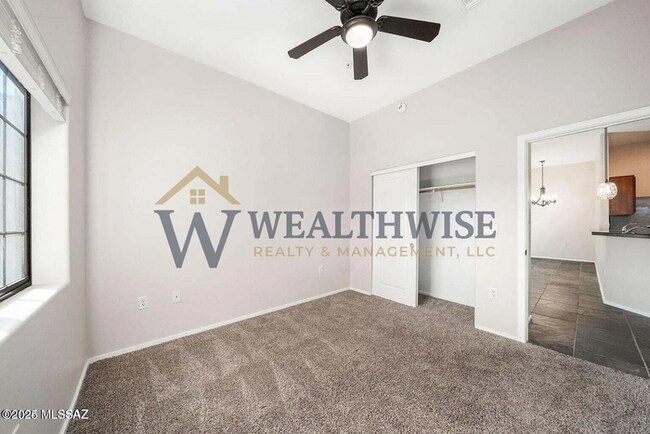 Building Photo - 2010 E River Rd