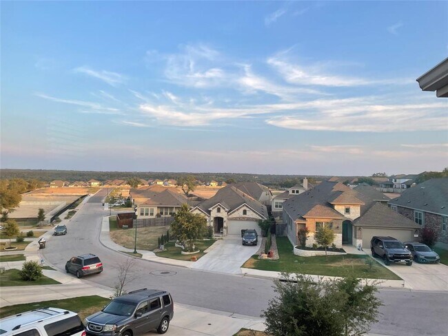 Building Photo - 141 Cres Heights Dr