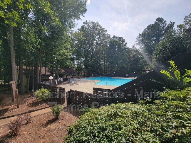 Building Photo - 111 Twisted Oak Pl