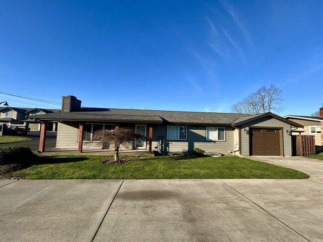 Building Photo - 606 Mead AvenueUnit A Mead