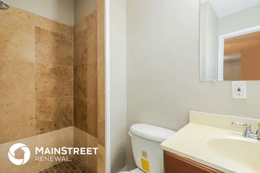 Building Photo - 6924 Clovis Rd