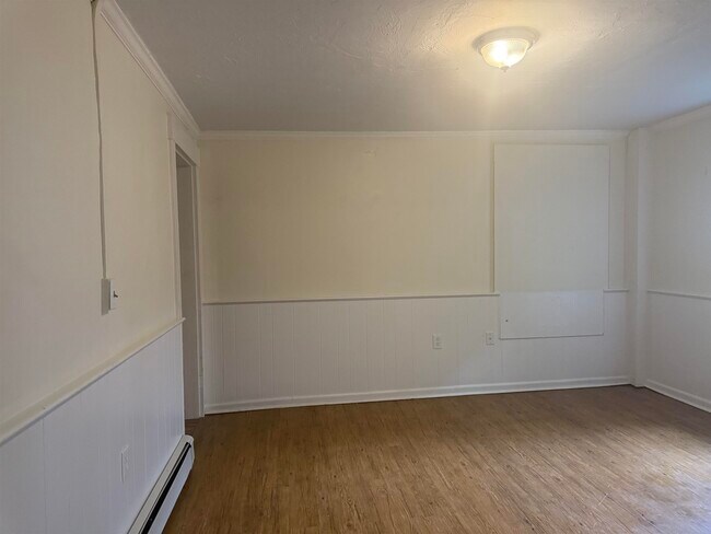 Building Photo - 31 Pleasant St
