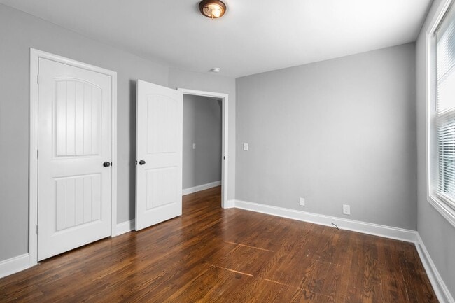 Building Photo - 26 Maple St