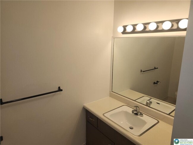 Building Photo - 2827 W 28th St