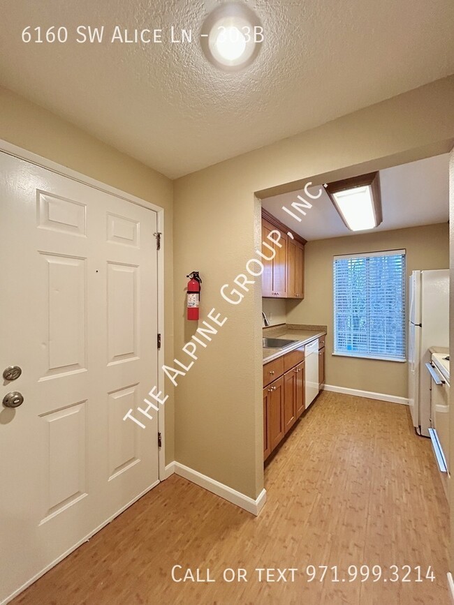 Building Photo - Spacious Condo in Beaverton! Utilities Inc...