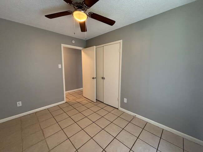 Building Photo - 5168 Corkwood Dr