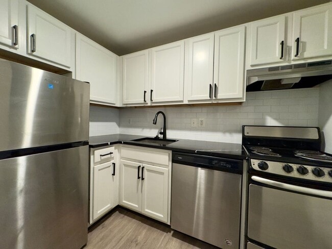 Building Photo - 1210 N Calvert St