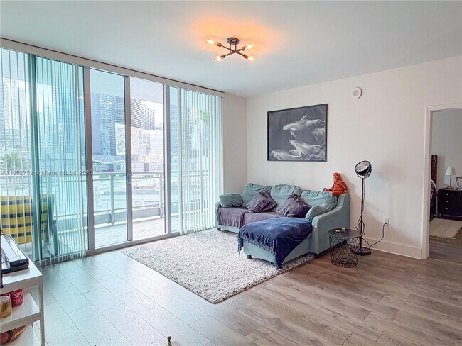 Building Photo - 90 SW 3rd St