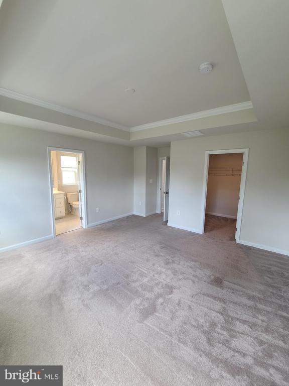 Building Photo - 1006 Valley Run Dr