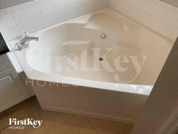 Building Photo - 408 SE 4th Terrace