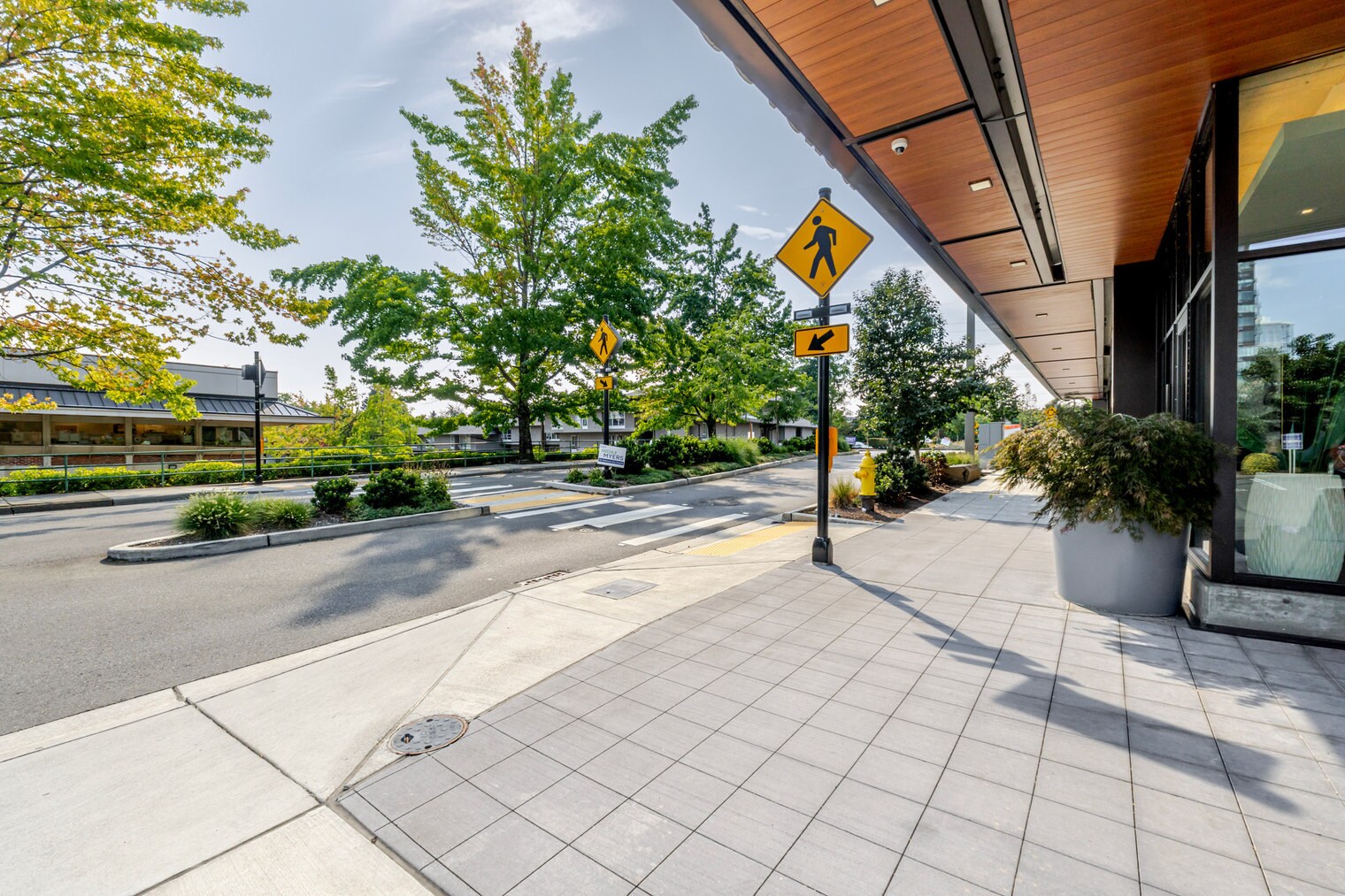 Building Photo - 10050 NE 10th St