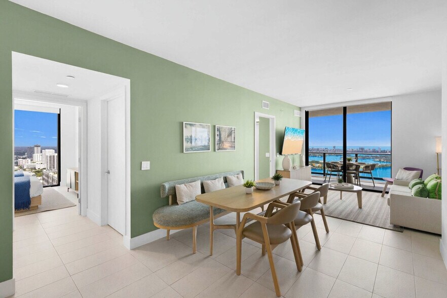 Building Photo - 601 NE 1st Ave