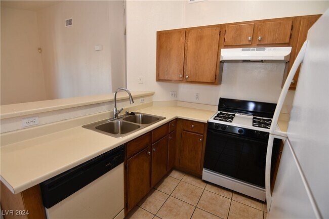 Building Photo - 1881 W Alexander Rd