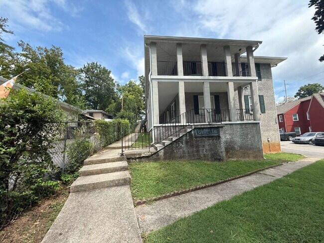 Primary Photo - Updated 2-Bedroom Unit in the Heart of Fou...