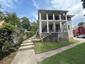 Building Photo - Updated 2BR/1BA in the Heart of Fountain City, Modern Finishes & Everyday Convenience!