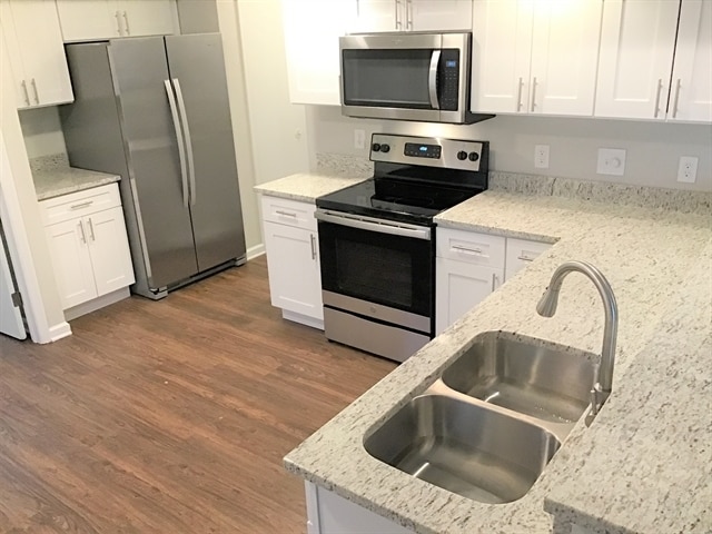 Building Photo - 2039 Bluestream Ct