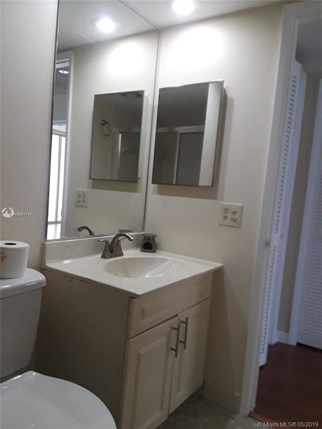 Building Photo - 3499 Oaks Way