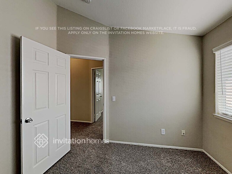 Building Photo - 24808 Half Dome Ct