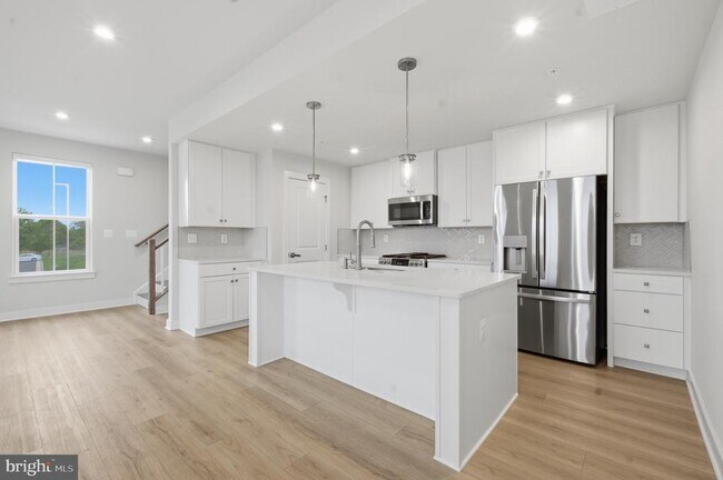 Building Photo - 14421 Albemarle Point Pl
