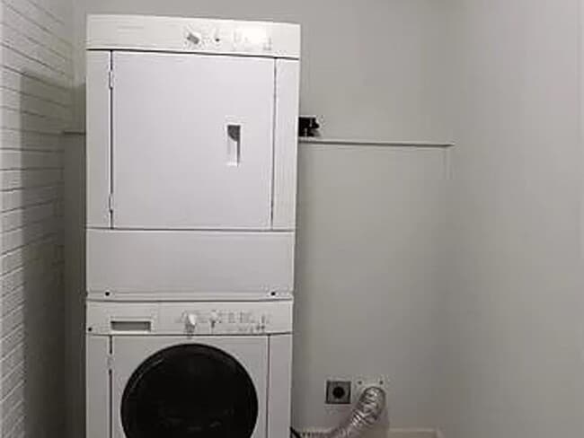 Building Photo - Beautiful 3 Bedroom single family home in ...