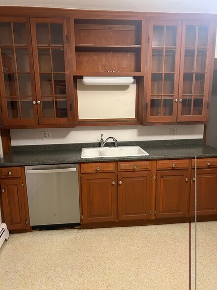 Building Photo - 22 Kingman Ave