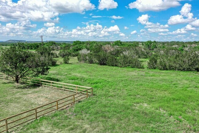 Building Photo - 51 Private Rd 901