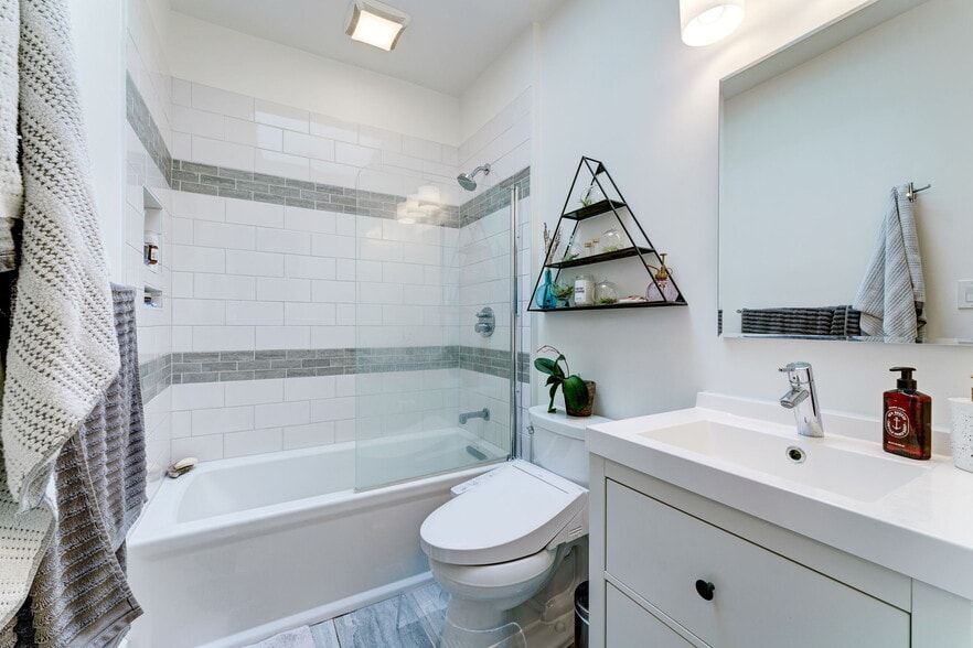 Designer upper floor full bathroom! - 602 14th Pl NE