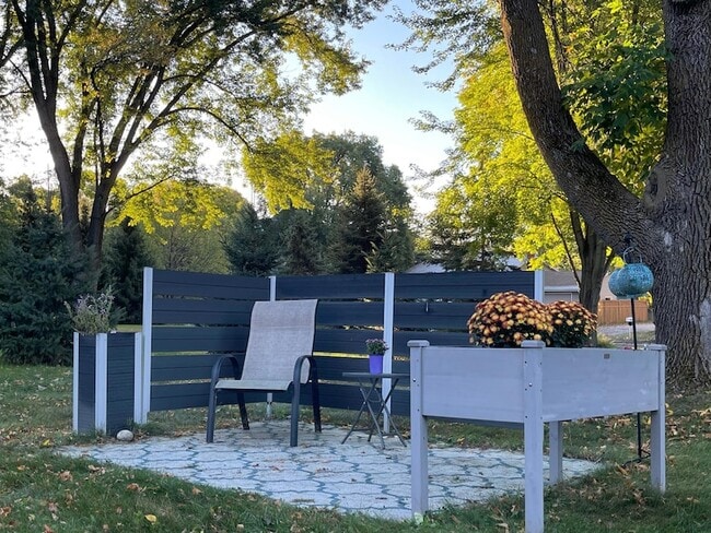 Building Photo - 17620 8th Ave N