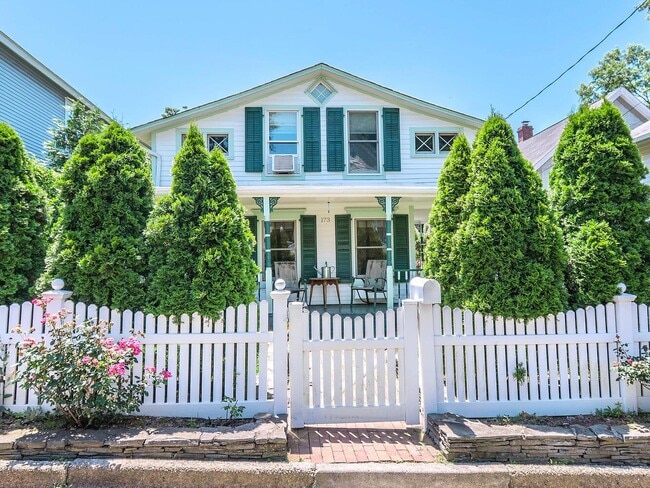 Primary Photo - 173 14th Ave